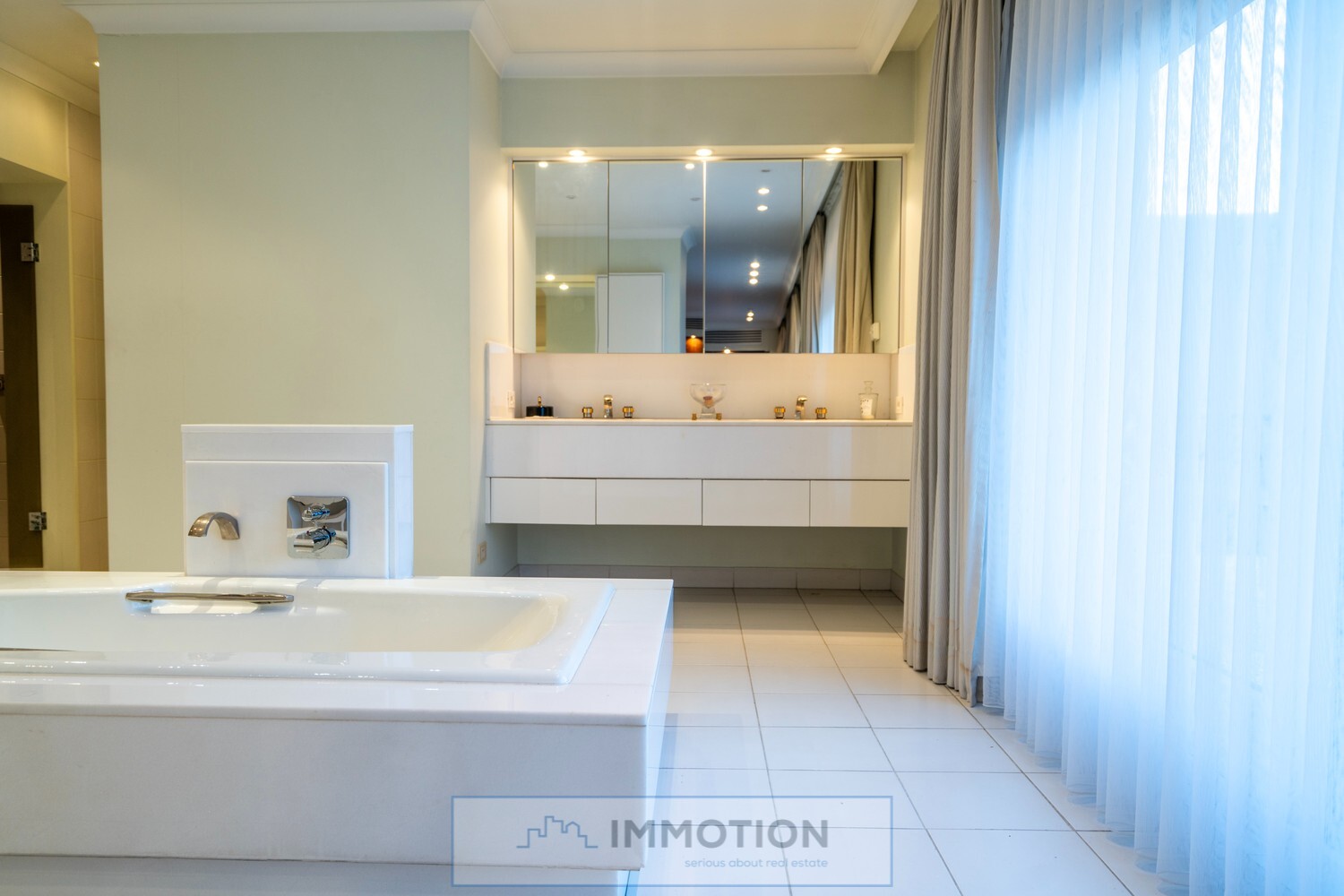 44da145815b10035461de7c40772981d0abad3f73e3459075298975dcca57959