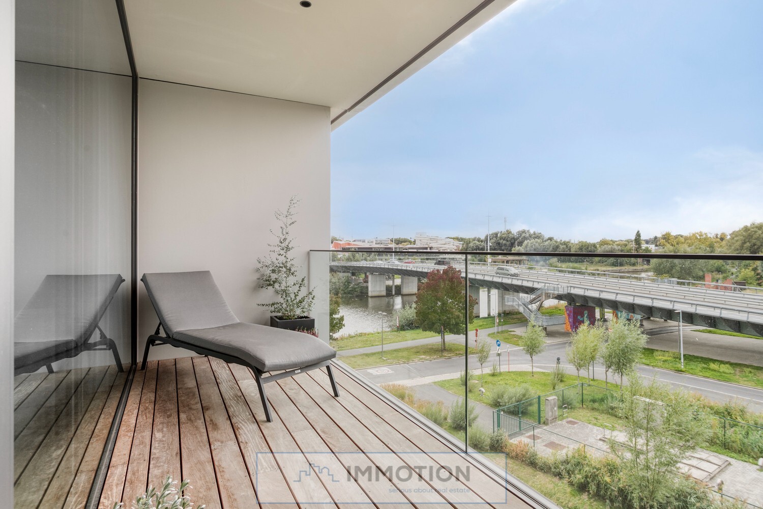 585cb84527e6db349f12b56720a205f1bd3986f83d988f6a6f360d49a982f90b