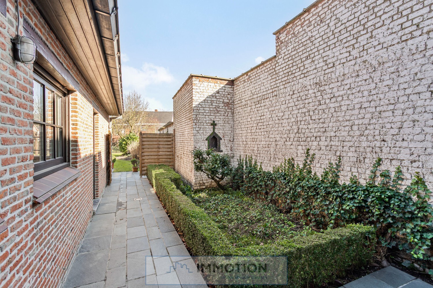 6b18cabf1aa6532bed333f0bdbc6df7780f38b7ff08104ac174acecd0ef0a156