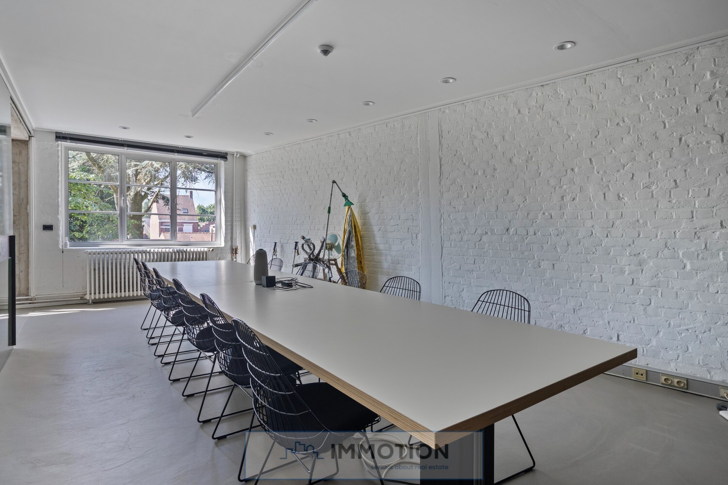 98428d6957e83ea32bd38868dc2cc191402b9f03bb0f9fa81d977b3438fddb1f