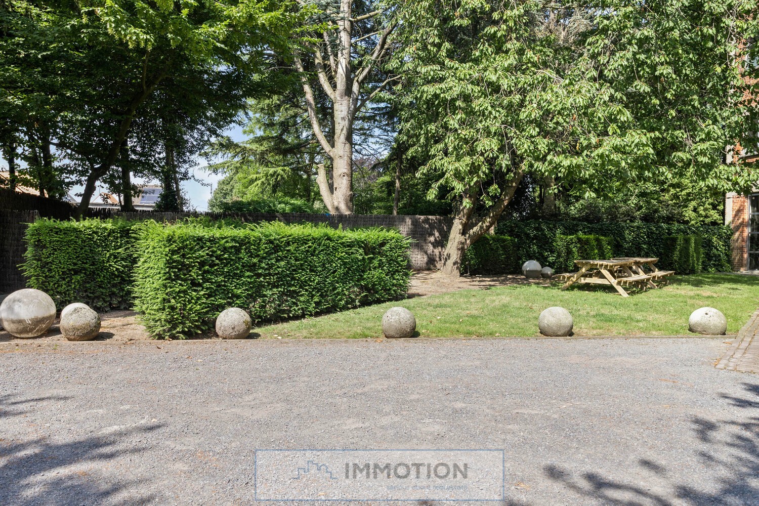 F933c81b8643d4295f9146e1edbdc1fa7c252d4947126fca2835cbe09c1624c4