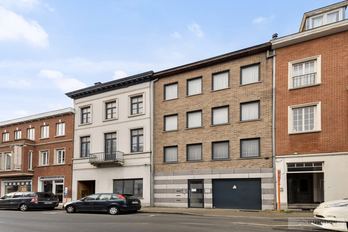Centrum Kortrijk : 2 gebouwen met gelijkvloers praktijkruimte
