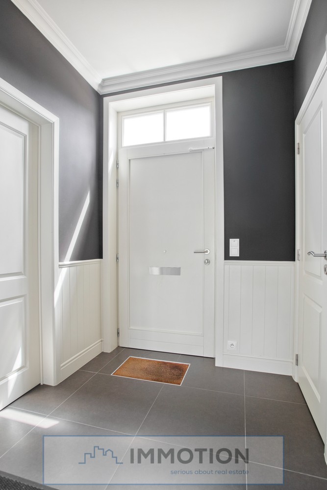 Ruime gezinswoning te huur in Heule - met 4 slaapkamers, 2 garages en een handige indeling!